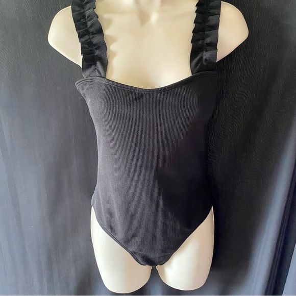 Sienna Black Ruffle Bikini - Picture 2 of 5